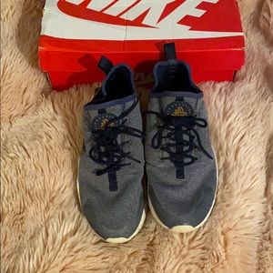 Nike huarache sneakers